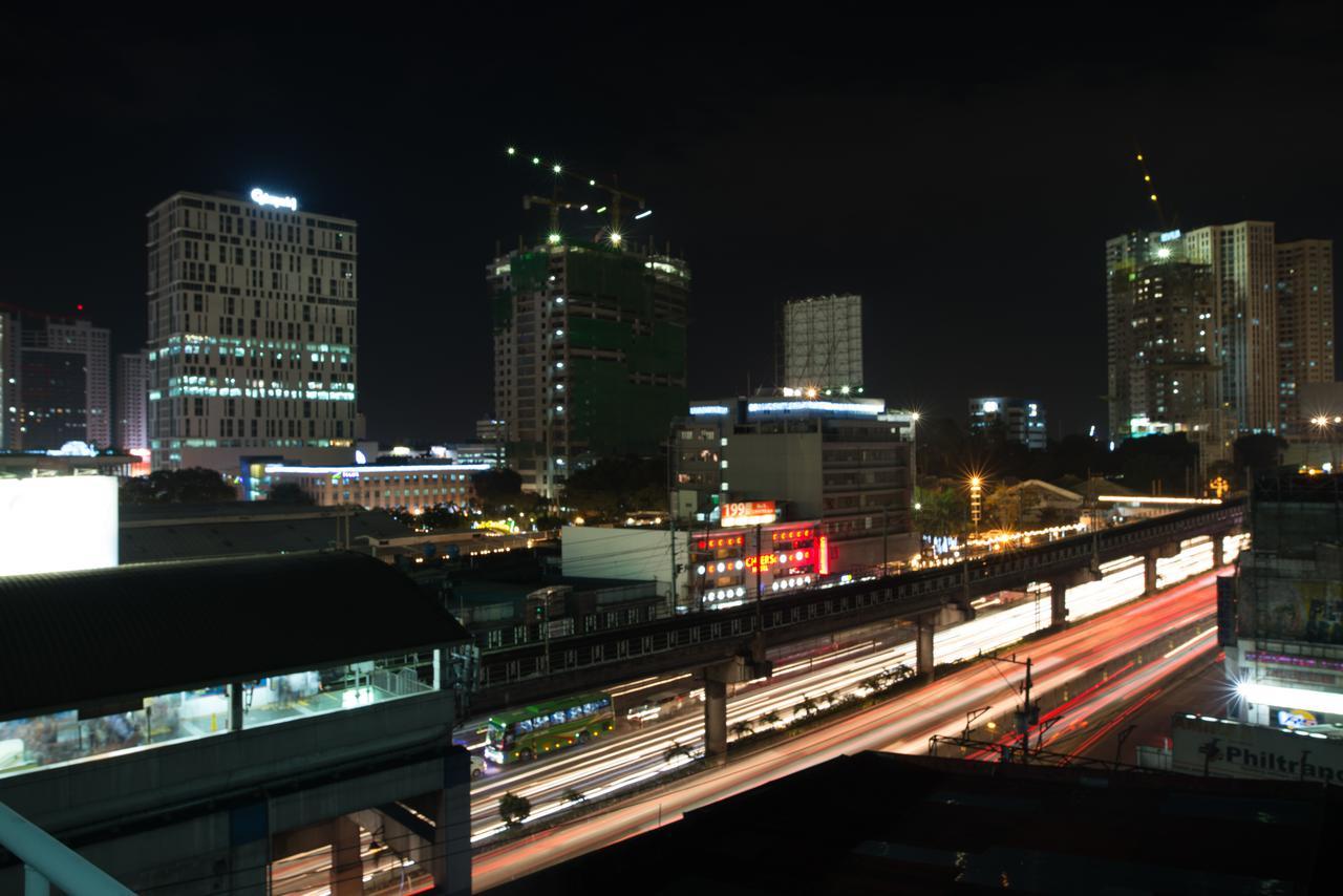 Vista Hotel Cubao Quezon City Exterior photo